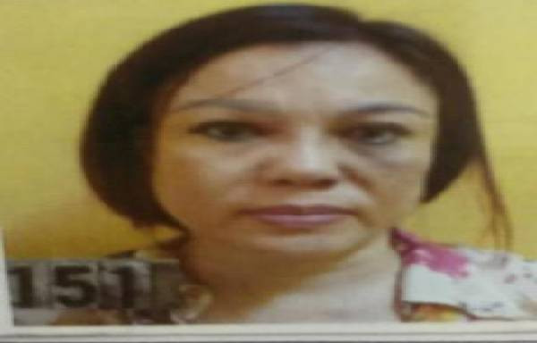 Để có tiền chơi ma túy, Hoài tham gia rất nhiều đường dây ma túy xuyên quốc gia, nhưng hầu hết với vai trò cửu vạn. Ngoài việc chồng Hoài cũng là tay giang hồ có tiếng, dù đã ly dị, nhưng do rất am hiểu pháp luật, Hoài thường đứng ra tư vấn cho đám tội phạm mỗi khi “dính lưới”, thậm chí đảm nhận việc “chạy án” luôn, nên tiếng tăm của thị ngày càng nổi trong giới giang hồ. Có những vụ, kẻ chủ mưu chỉ cần chi vài trăm triệu đồng, Hoài đã lo êm xuôi mọi việc, trong khi những mối chạy án khác thường hét giá cả tỷ bạc. Tất nhiên, những kẻ dính vào ma túy như cây kim trong bọc, chẳng chóng thì chày cũng sẽ lộ ra.