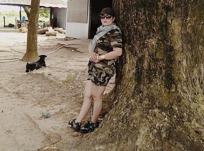 Dưới trướng của Loan, những thanh niên bặm trợn, xăm trổ đầy mình này chuyên dùng vũ lực ép các tiểu thương bán đồ thiết yếu cho công nhân buộc họ phải đóng tiền bảo kê. Có người bị chúng thu 1 triệu đồng, có người chúng thu 1,5 triệu đồng mỗi tháng. Hàng ngày, Loan cùng đàn em đi thu tiền bảo kê, cho vay nặng lãi, ghi số đề, đòi nợ thuê. Khi có người không đóng tiền, có ý chống đối, chúng tập hợp lại sẵn sàng ra tay “xử đẹp” khiến nhiều người khiếp sợ.