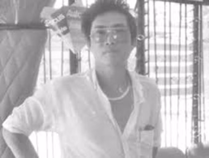 Trong một lần theo Đại Cathay đi đánh nhóm giang hồ khác, Lâm đã liều chết để mở đường cho đại ca thoát chết. Tuy nhiên, Lâm bị đối thủ chém đứt một ngón tay và từ đó gã có cái tên Lâm chín ngón.