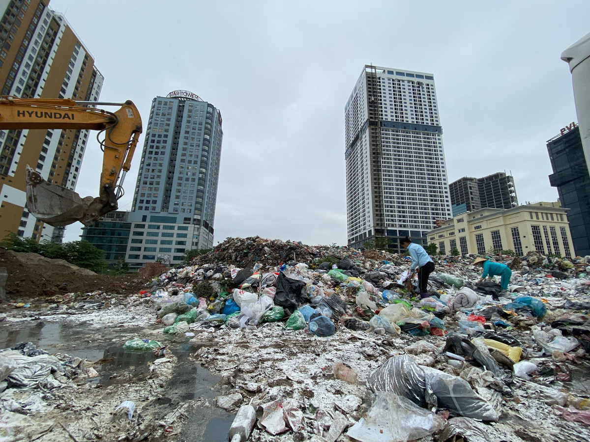 “Nui rac” thai boc mui hoi thoi nam trong bai giu xe 