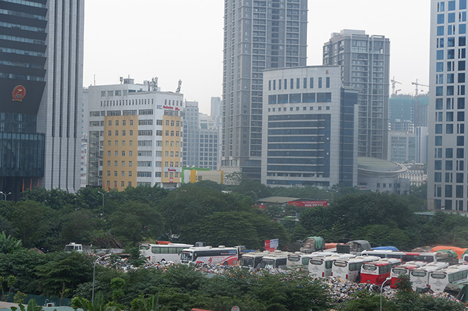 "Trong thời gian tới, UBND quận sẽ tiếp tục chỉ đạo UBND phường Yên Hòa và các đơn vị chức năng thường xuyên kiểm tra, xử lý dứt điểm các tồn tại nêu trên. Trên đây là báo cáo kết quả xử lý thông tin báo nêu của Uỷ ban nhân dân quận Cầu Giấy" - công văn trả lời của UBND phường Yên Hòa nêu.