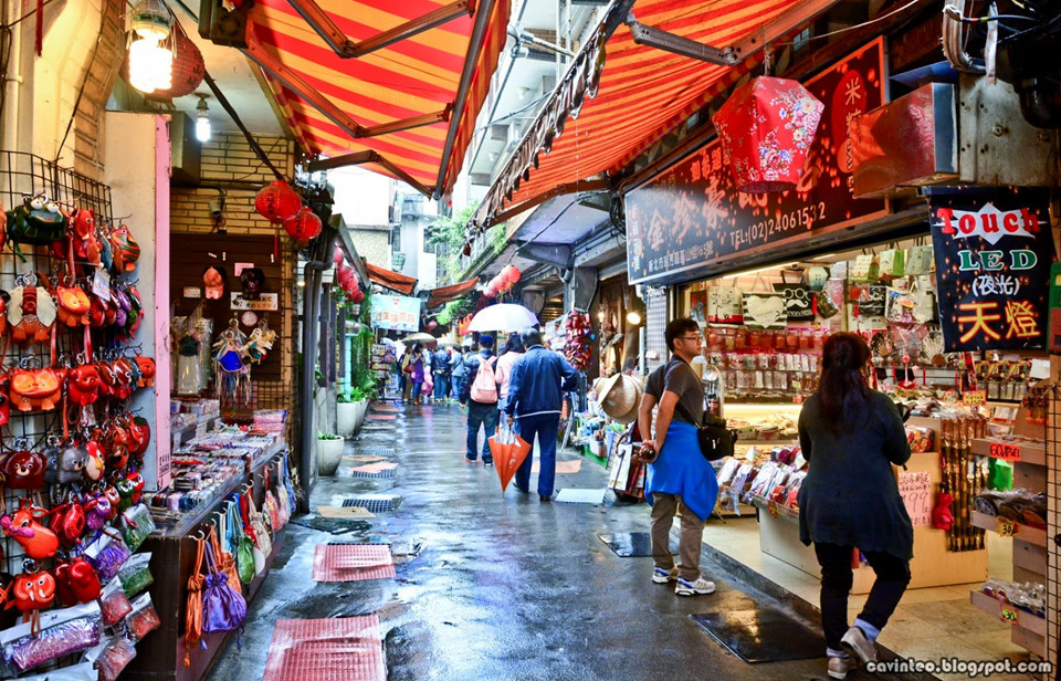 Năm 1989, Cửu phần trở thành địa điểm du lịch với phong cách hoài cổ khi bộ phim Bi tình thành thị trở thành tác phẩm ăn khách của điện ảnh Đài Loan. Một số bối cảnh chính được quay tại nơi này.