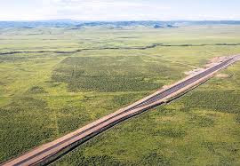  8. Nga, quốc gia có diện tích lớn nhất thế giới chung đường biên giới với 14 quốc gia sau: Azerbaijan, Belarus, Trung Quốc, Estonia, Phần Lan, Georgia, Kazakhstan, Latvia, Lithuania, Mông Cổ, Bắc Triều Tiên, Na Uy, Ba Lan và Ukraine.