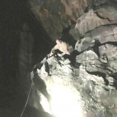 Chiều 19/6, ba du khách người Philippines trekking tại bán đảo Sơn Trà (Đã Nẵng) đã bị lạc nhau tại đoạn cây đa nghìn năm đến Mũi Nghê. May mắn đến tối cùng ngày, du khách bị lạc đã được nhóm ngư dân phát hiện tại ghềnh đá ven đảo và nhanh chóng đưa ra khỏi khu vực nguy hiểm.