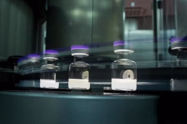 Mathieu Ghadanfar, Giám đốc y tế của Ziphius Vaccines cho biết: “Trước kia không ai tin rằng bạn có thể sản xuất một loại vắc xin nhanh chóng như vậy, nhưng giờ đây với nền tảng mRNA, bạn có thể đạt được mục tiêu trong vòng sáu tuần”.