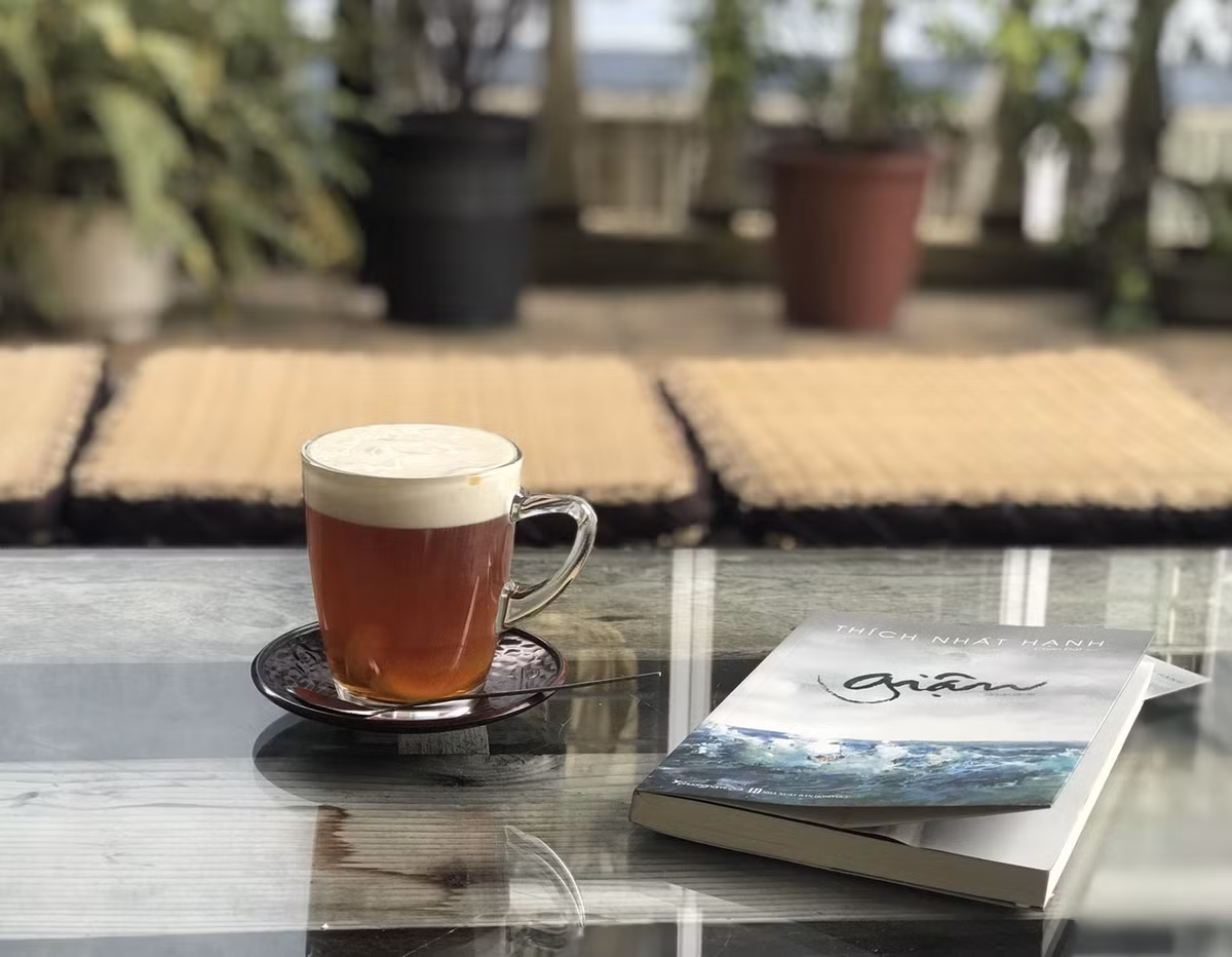 "Giận" là một cuốn sách hay của thiền sư Thích Nhất Hạnh. 