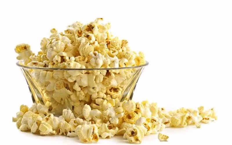 Điều đáng nói, rất nhiều người cho rằng, các món ăn vặt cũng là thực phẩm giúp bổ sung dinh dưỡng, nhất là khi dịch bệnh COVID -19 đang diễn biến phức tạp. Các món ăn vặt sẽ giúp cơ thể nạp thêm năng lượng để tăng cường sức đề kháng.