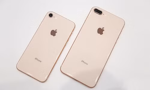 Trái với sự hào hứng về iPhone X, nhiều người dùng tỏ ra thất vọng về bộ đôi iPhone 8/iPhone 8 Plus vừa ra mắt bởi hai mẫu điện thoại này có quá ít sự đột phá so với người tiền nhiệm iPhone 7/7 Plus. Ảnh: Thegioididong.