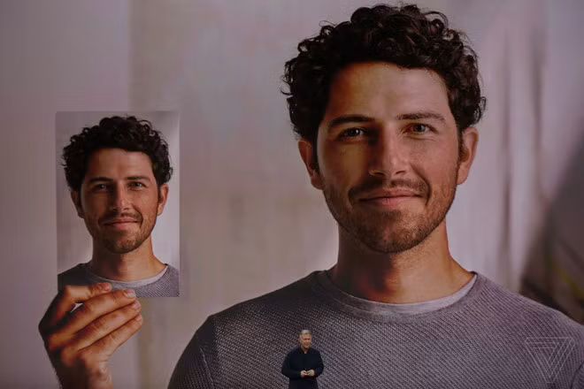 FaceID hoạt động tốt ngay cả khi người dùng thay đổi kiểu tóc, đội mũ hay đeo kính. Nó có cơ chế máy học để học hỏi sự thay đổi gương mặt của người dùng theo thời gian. Ảnh: The Verge.