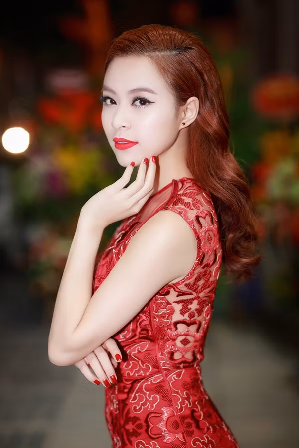 Hoang Thuy Linh noi ve du tinh rieng chuyen dam cuoi