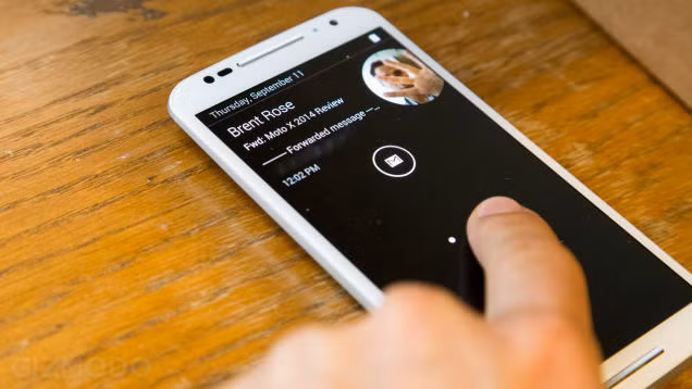 Về chất lượng, màn hình 4K đương nhiên là tuyệt vời nhất nhưng thực tế nó vượt quá khả năng cảm nhận bằng mắt thường của con người. Trong khi đó, màn hình AMOLED cho độ sáng cao dưới ánh nắng mặt trời. Màn hình HDR cho hiển thị nhiều màu sắc và đẹp hơn. Ảnh: AMREL.