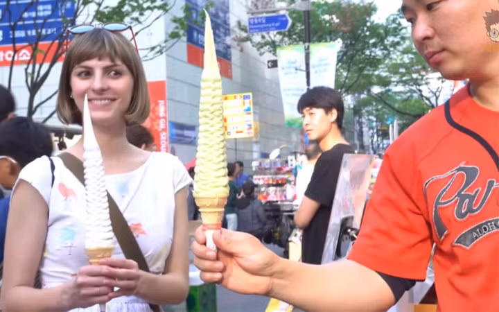 Kem siêu dài khiến khách du lịch thích thú (Ảnh: hayvip.com)