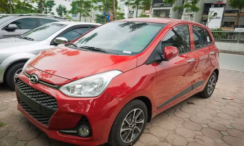 Mua oto tra gop, ngan hang van muon giu giay to goc