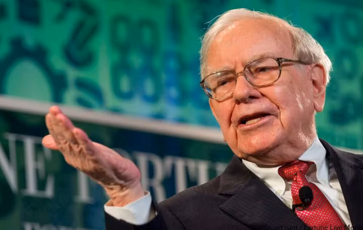2. Warren Buffett, Berkshire Hathaway, Mỹ - 75,6 tỷ USD: Tỷ phú Warren Buffett được biết đến như một trong những nhà đầu tư giàu nhất thế giới, với khối tài sản ròng dường như không ngừng tăng lên từng ngày. Nỗ lực đầu tiên của ông vào thế giới kinh doanh là sự ra đời của Tập đoàn Buffett, tiếp nối Berkshire Hathaway.