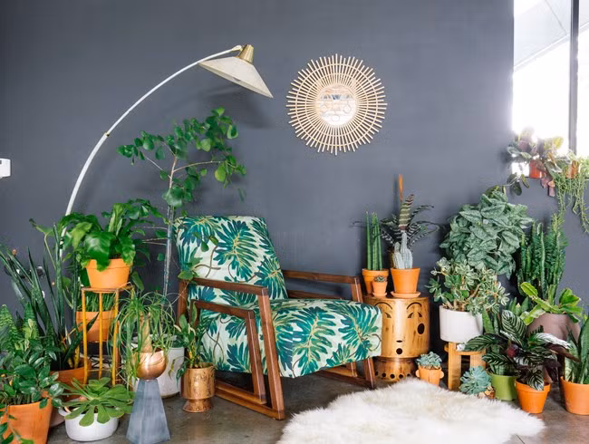 Tối ưu hóa không gian sinh hoạt ngoài trời là điều cần thiết. Một chiếc ghế trong sân vườn cũng đủ cho bạn thư giãn sau một ngày làm việc mệt mỏi.