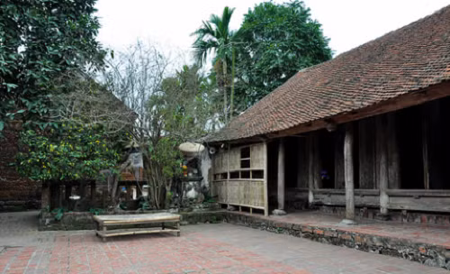 Chõng tre là vật dụng có thước thước nhỏ gọn, được đặt ở sân nhà, trong vườn, bên cạnh bóng cây to để hóng mát hoặc thưởng trà. Ảnh: Nhadep.