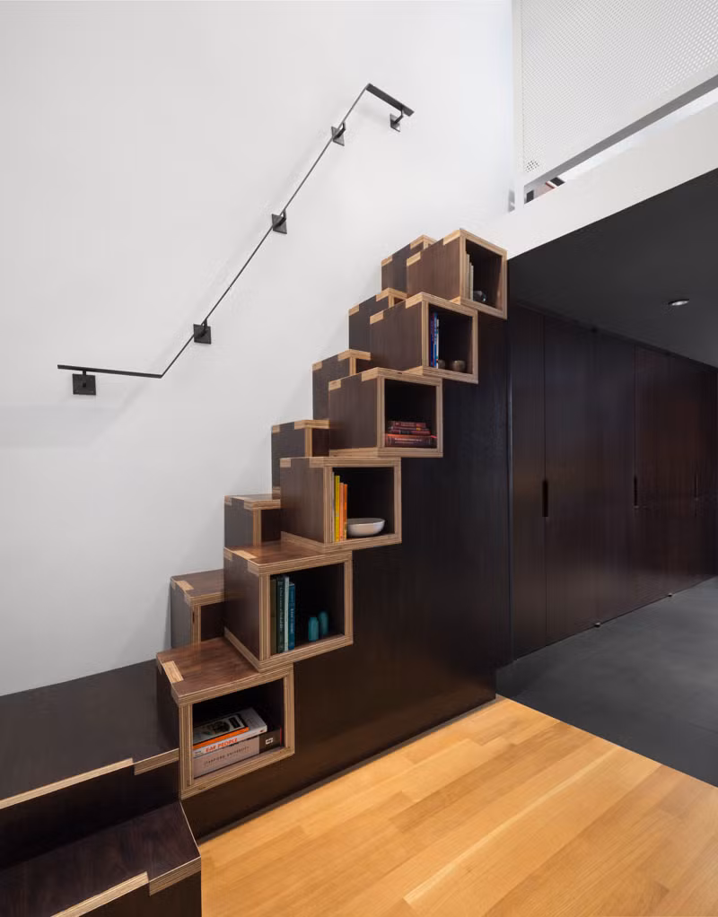 Những khối hộp xếp so le cũng có thể tạo thành một thiết kế siêu gọn nhẹ và bắt mắt như thế này.