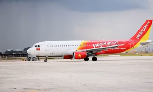 Gay roi va hut thuoc bua, hai hanh khach bi cam bay