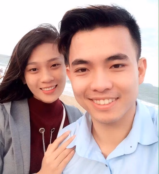 Gặp nhau tại lớp học làm tóc, hai người cùng hoàn cảnh đã thương yêu nhau lúc nào không hay. Sau một thời gian, họ quyết định công khai tình cảm và bị gia đình nhà gái phản đối vì "cả hai cùng khiếm khuyết, cuộc sống sẽ rất khó khăn".