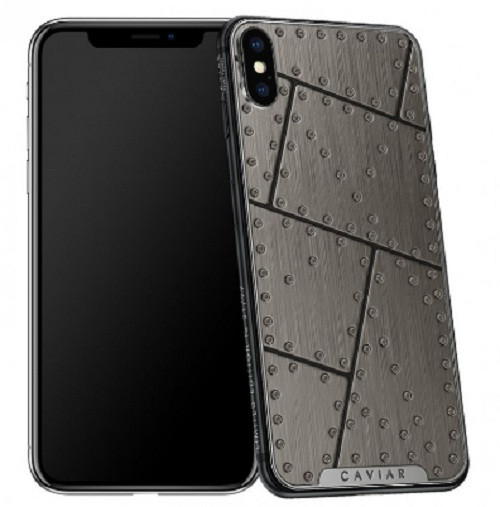 Để sở hữu iPhone X phiên bản độc đáo này, người dùng phải trả 4.500 USD (gần 100 triệu đồng). Ảnh: Gsmarena.