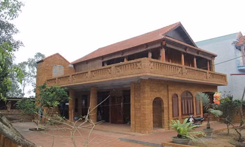 Đây là căn nhà gỗ mít của ông Nguyễn Văn Học ở Hòa Lạc, Hà Nội.