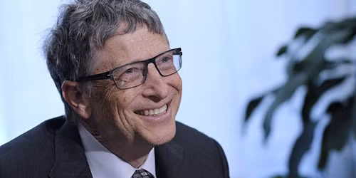 Nếu đánh rơi 1000 USD, ông thậm chí không cần bận tâm vì chỉ 4 giây sau, ông đã kiếm đủ số tiền ấy. Ảnh: Youtube.