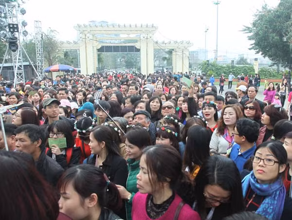 Bao cao “khach han hoan“, BTC le hoi Hoa hong coi thuong du luan?-Hinh-2