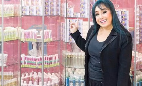 Yêu cầu với các nam ứng viên là có thể đáp ứng nhu cầu sinh lý lên tới 28 lần mỗi ngày. Thông tin thực sự gây sốt mạng xã hội vài ngày nay. Ảnh: Facebook Leena Jungjanya.