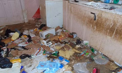 Rác thải vương vãi khắp nơi. Ảnh: WRBL.
