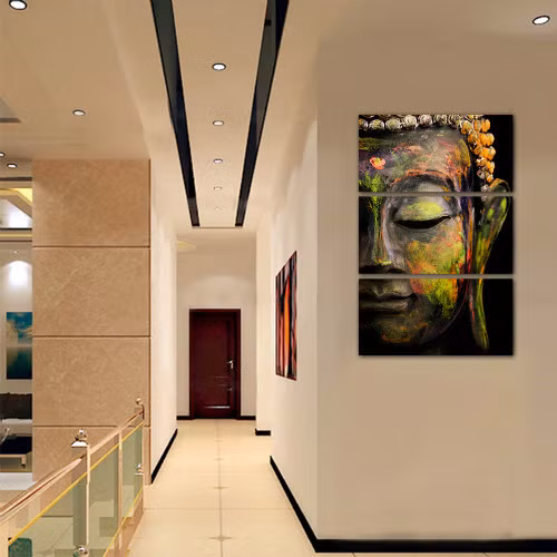 Phá cách hơn một chút, gia chủ có thể trưng tranh đồng hồ ghép Tictac với hình Phật xếp dọc.