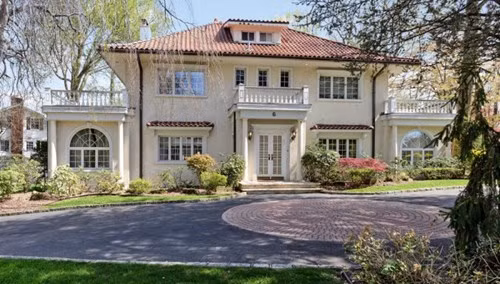 Thiết kế biệt thự với khung cảnh đẹp, yên tĩnh cùng với phong cách cổ điển kiểu pháp lãng mạn từ những năm 1928. Ảnh: Kienthinh.