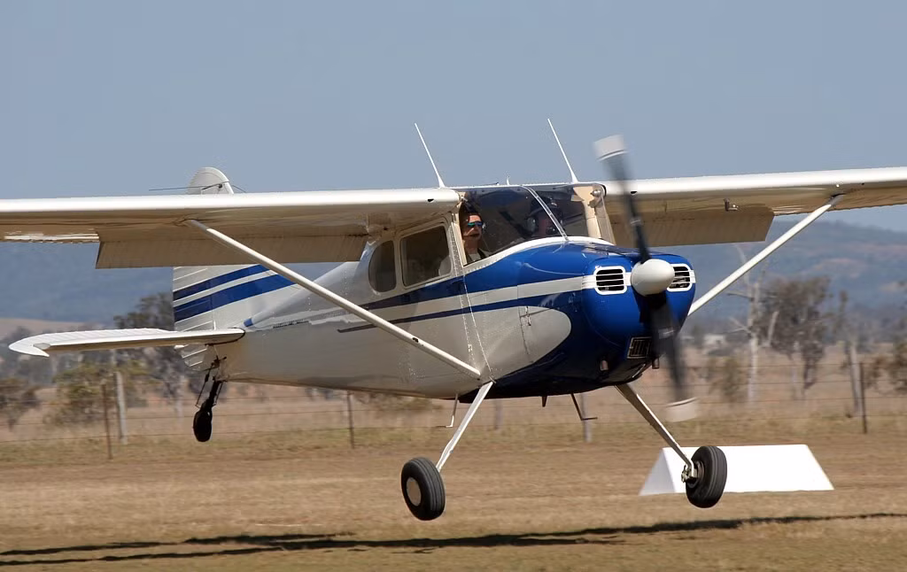 Lúc đầu Air Viet Nam có 5 chiếc Cessna 170, chủ yếu bay tới Hà Nội, Hải Phòng, Đồng Hới, Huế, Đà Nẵng, Nha Trang và Buôn Mê Thuột. Ảnh: Avia.