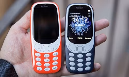 Ra mắt từ cuối tháng 2 tại triển lãm MWC 2017 nhưng đến tận giữa tháng 5, Nokia 3310 mới về đến Việt Nam. Số lượng hàng quá ít ỏi khiến Nokia 3310 "cháy hàng" ngay khi chưa lên kệ. Ảnh: Hnam Mobile.