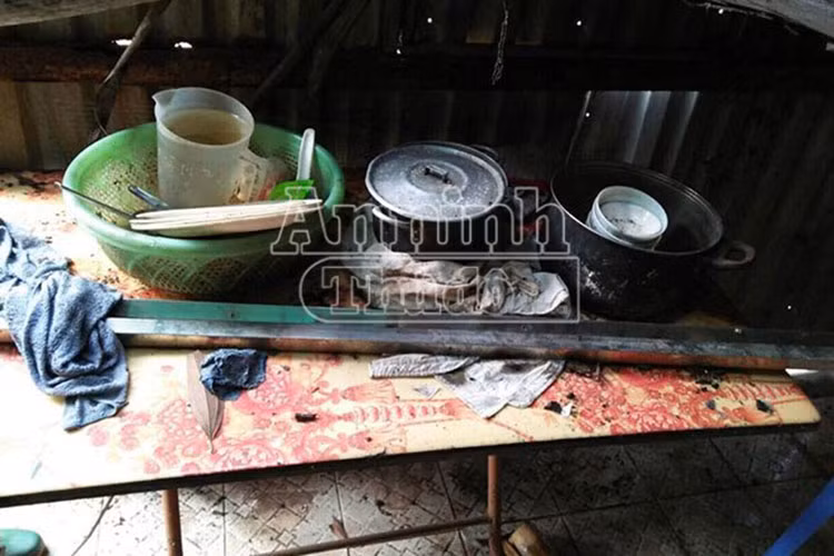 Một góc sinh hoạt trong quá trình lẩn trốn của ổ nhóm đối tượng cướp tài sản.