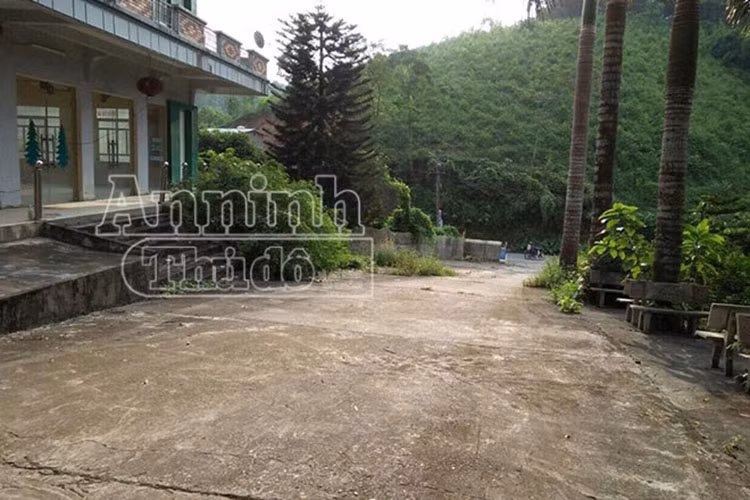 Khách sạn nằm trên một quả đồi. Do vậy, chỉ cần sơ sẩy, nhóm đối tượng cướp tài sản sẽ có thể tẩu thoát ra quả đồi này để lẩn trốn sự truy bắt của Công an.