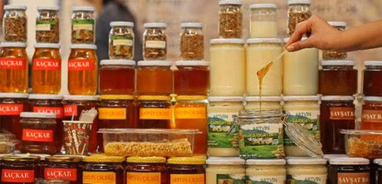 Hang động giàu khoáng sản của thung lũng đã tạo nên chất lượng vượt trội, đảm bảo hoàn toàn từ thiên nhiên của mật ong Elvish. Ảnh: Anadolu Agency.