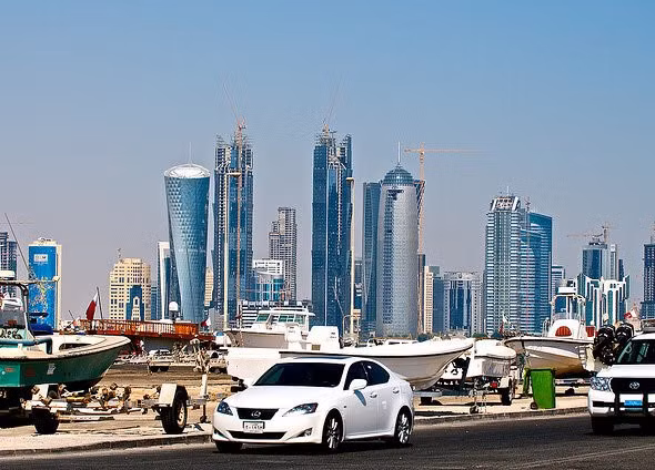 Một nửa không gian phía sau bảo tàng được dành để xếp những chiếc ô tô cực kỳ sang trọng cùng nhiều đồ vàng bạc, châu báu khác. Ảnh: BI.