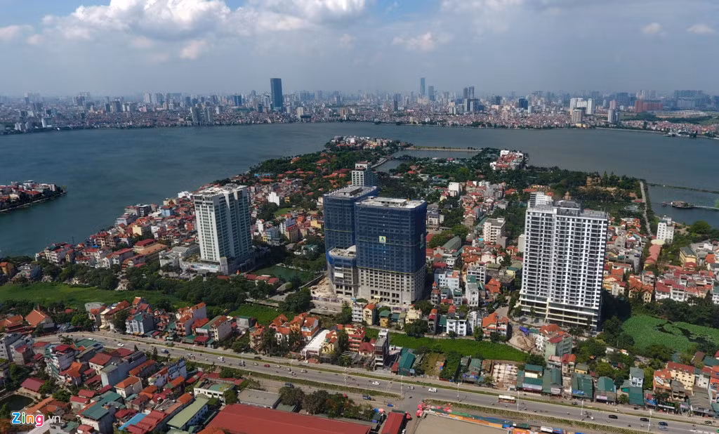 Dự án D’. Le Roi Soleil - Quảng An được xây dựng tại ngã ba đường Xuân Diệu, Đặng Thai Mai (quận Tây Hồ) trên khu đất rộng 9.185 m2.