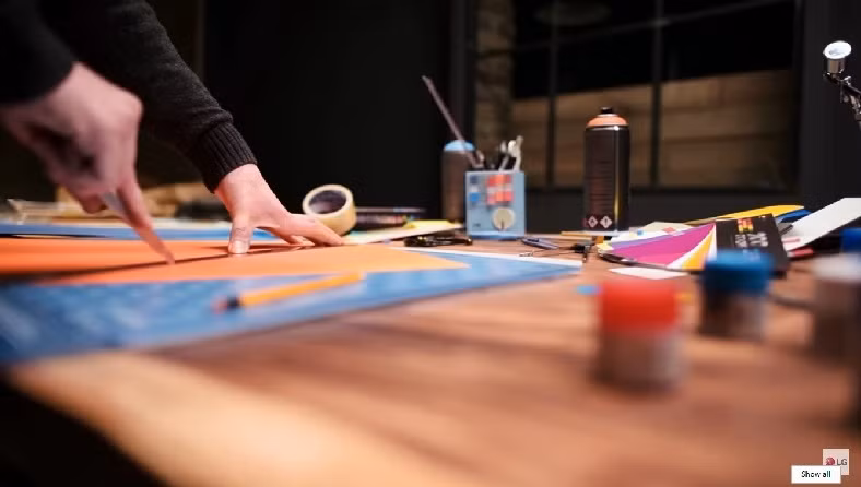 Những hình nền màu sắc của LG G6 phải trải qua nhiều công đoạn từ cắt dán giấy...Ảnh: Phone Arena.