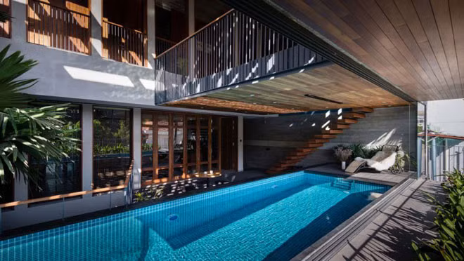 Nhân tố mặt nước trở thành nguyên cớ để các chức năng của công trình bám xung quanh cũng như các giải pháp bao che.