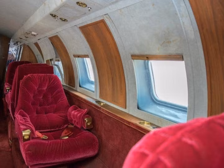 Toàn bộ máy móc của chiếc máy bay phản lực này vẫn còn nguyên như 30 năm trước. Ảnh: Telegraph.