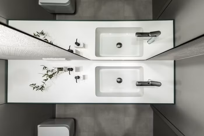 Phòng tắm được bố trí tách biệt với các khu vực khác trong căn hộ.