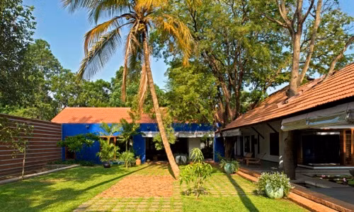 Nha cap 4 co cay dam xuyen dep nhu resort