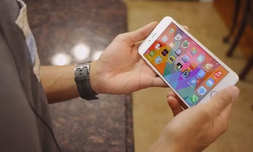 Ro nan iPhone lock gia mao hang quoc te o Viet Nam