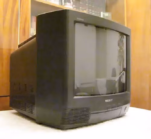 Chiếc ti vi Sony G14M1 giờ chỉ còn là câu chuyện của quá khứ. Ảnh: Ictnews.