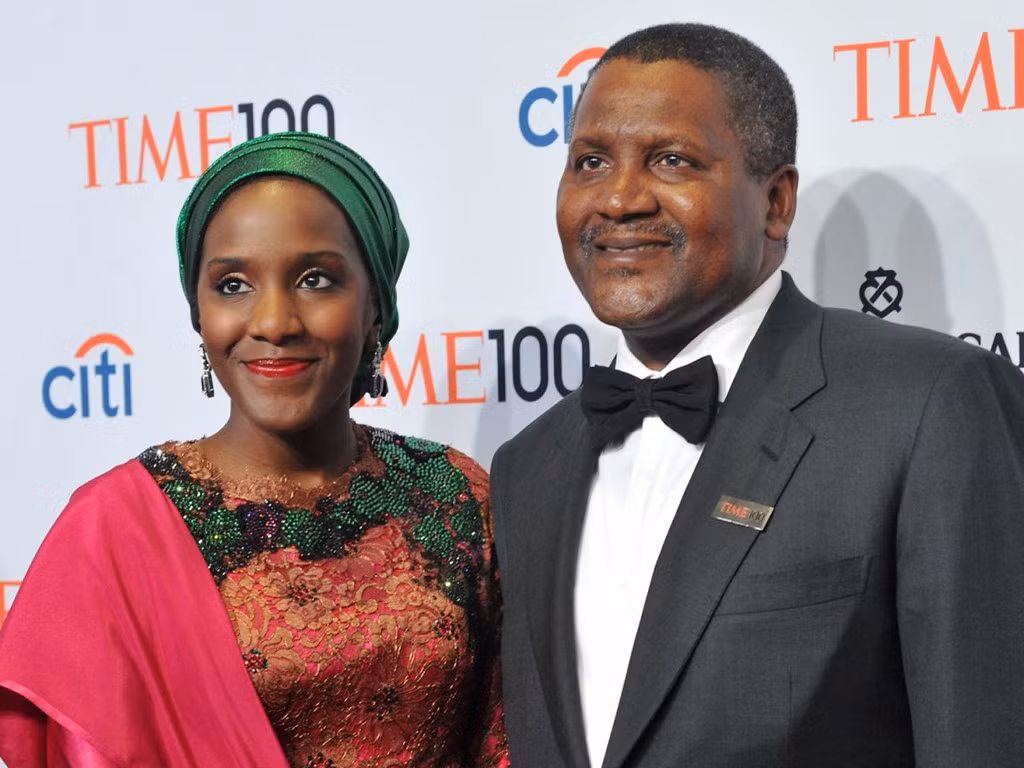  1. Aliko Dangote (tài sản: 12,2 tỷ USD): Người giàu nhất châu Phi, tỷ phú 60 tuổi người Nigeria ông Aliko Dangote đã giữ chức CEO kiêm chủ tịch của tập đoàn Dangote Group được 35 năm. Phần lớn tài sản của ông nằm ở 90% cổ phần tại công ty xi măng Dangote, đơn vị sản xuất xi măng lớn nhất châu Phi.
