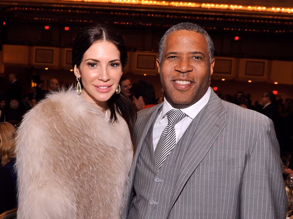  6. Robert Smith (tài sản: 2,5 tỷ USD): Khi tỷ phú này rời quỹ Goldman Sachs năm 2000 để lập một quỹ đầu tư riêng, nhiều người cho rằng đây là ý tưởng điên rồ. Tuy nhiên sau đó tài sản của ông đã tăng lên nhanh chóng giúp ông lọt vào danh sách tỷ phú Forbes năm 2016.