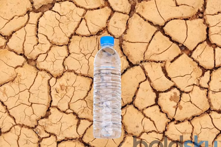 Các vấn đề về chuyển hóa cũng là một số tác dụng phụ của aspirin, bao gồm mất nước và tăng kali máu. Một số các tác dụng khác có thể là nhiễm toan chuyển hóa và suy hô hấp. Đây là một trong những ảnh hưởng xấu nhất của aspirin.