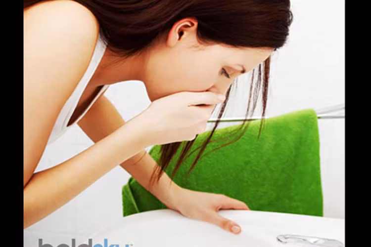 Tác dụng phụ khác: Một trong số đó là hội chứng Reye bao gồm nôn mửa, rối loạn chức năng thần kinh... Hơn nữa, những tác dụng phụ của aspirin cũng có thể được nhận thấy ở trẻ em bị ảnh hưởng bởi các bệnh do virus cấp tính.