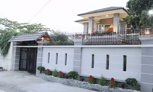 Khu vuon bac ty trong can biet thu 300m2 cua Cao Thai Son